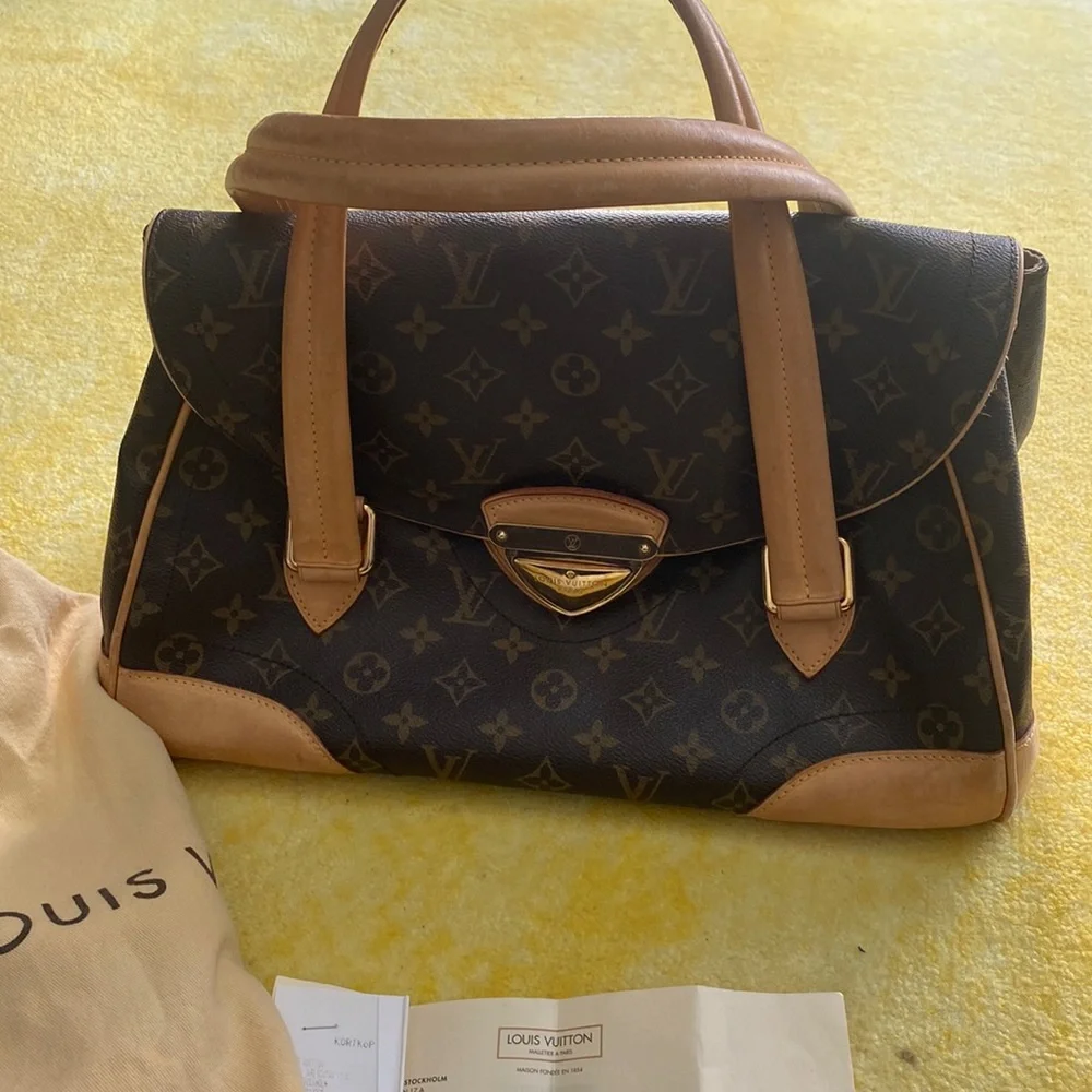 Louis Vuitton. Beverly Handbag GM - Picture 3 of 16